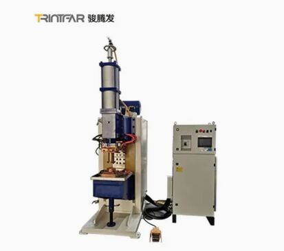 Máy hàn xích conveyor chạy bằng vít với công suất 50KVA.